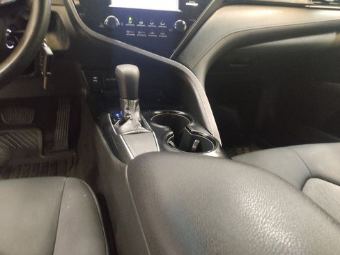 Used 2019 Toyota Camry LE FWD image 26
