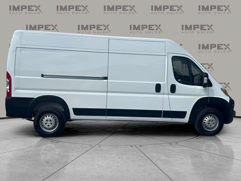 Used 2025 RAM ProMaster 2500 w/ Convenience Group FWD image 7