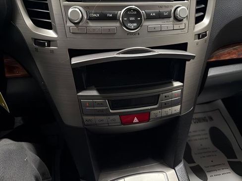 Used 2010 Subaru Outback 2.5i Limited image 21