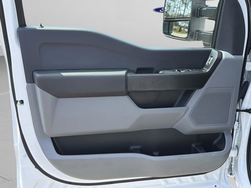 Used 2024 Ford F350 XL w/ 360-Degree Camera Package RWD image 21