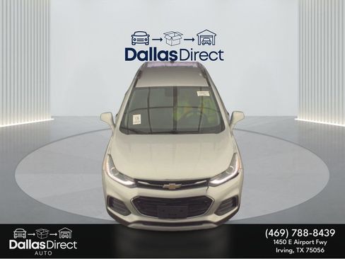 Used 2020 Chevrolet Trax LT w/ LT Convenience Package image 3