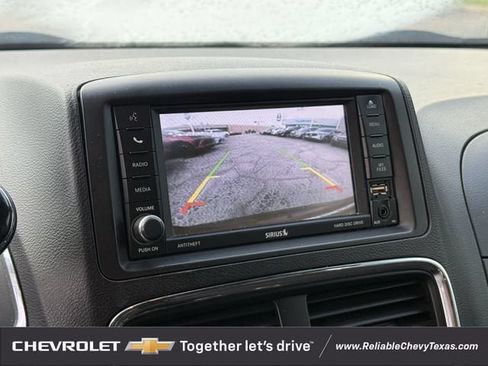 Used 2019 Dodge Grand Caravan SE FWD image 21
