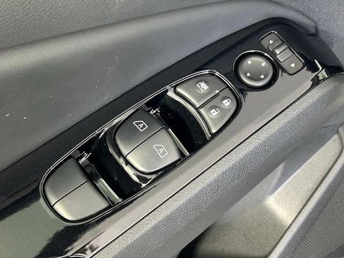 Used 2025 Nissan Altima 2.5 SL image 33