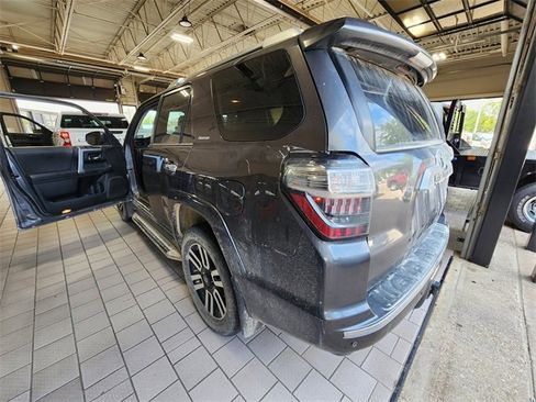 Used 2022 Toyota 4Runner Limited AWD/4WD image 6