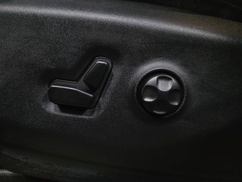 Used 2020 Chrysler Pacifica Limited image 34