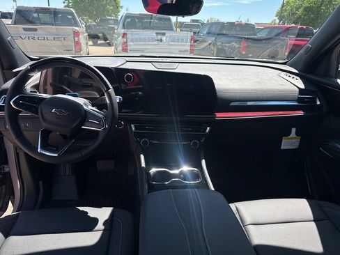 New 2026 Chevrolet Traverse Z71 w/ Enhanced Driving Package AWD/4WD image 12