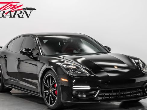 Used 2019 Porsche Panamera GTS image 7
