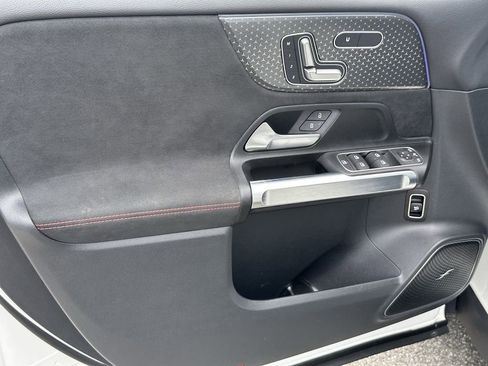 Certified 2025 Mercedes-Benz GLB 250 image 10