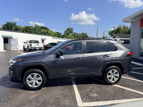 Used 2021 Toyota RAV4 LE FWD image 4