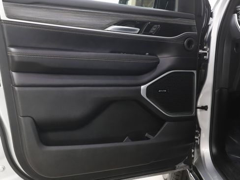 Used 2024 Jeep Wagoneer Series II w/ Flexible Seating Group AWD/4WD image 23