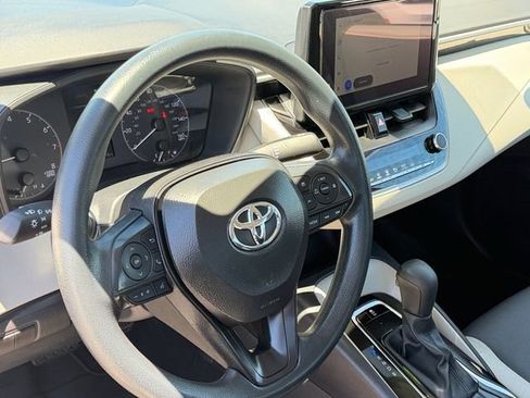 Used 2025 Toyota Corolla LE FWD image 13