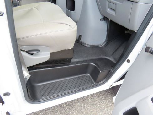 Used 2014 Ford E-150 and Econoline 150 RWD image 19