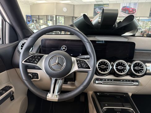 Used 2026 Mercedes-Benz GLB 250 4MATIC image 11