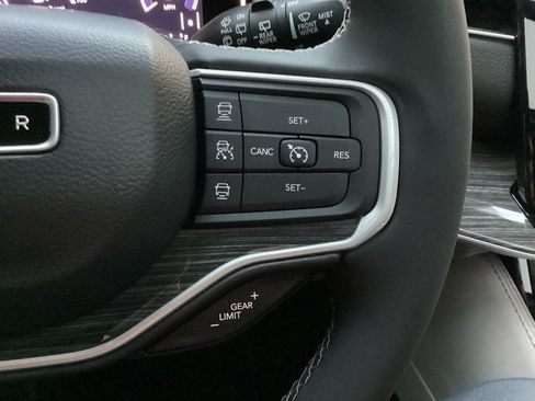 Used 2022 Jeep Wagoneer Series II w/ Premium Group I image 52