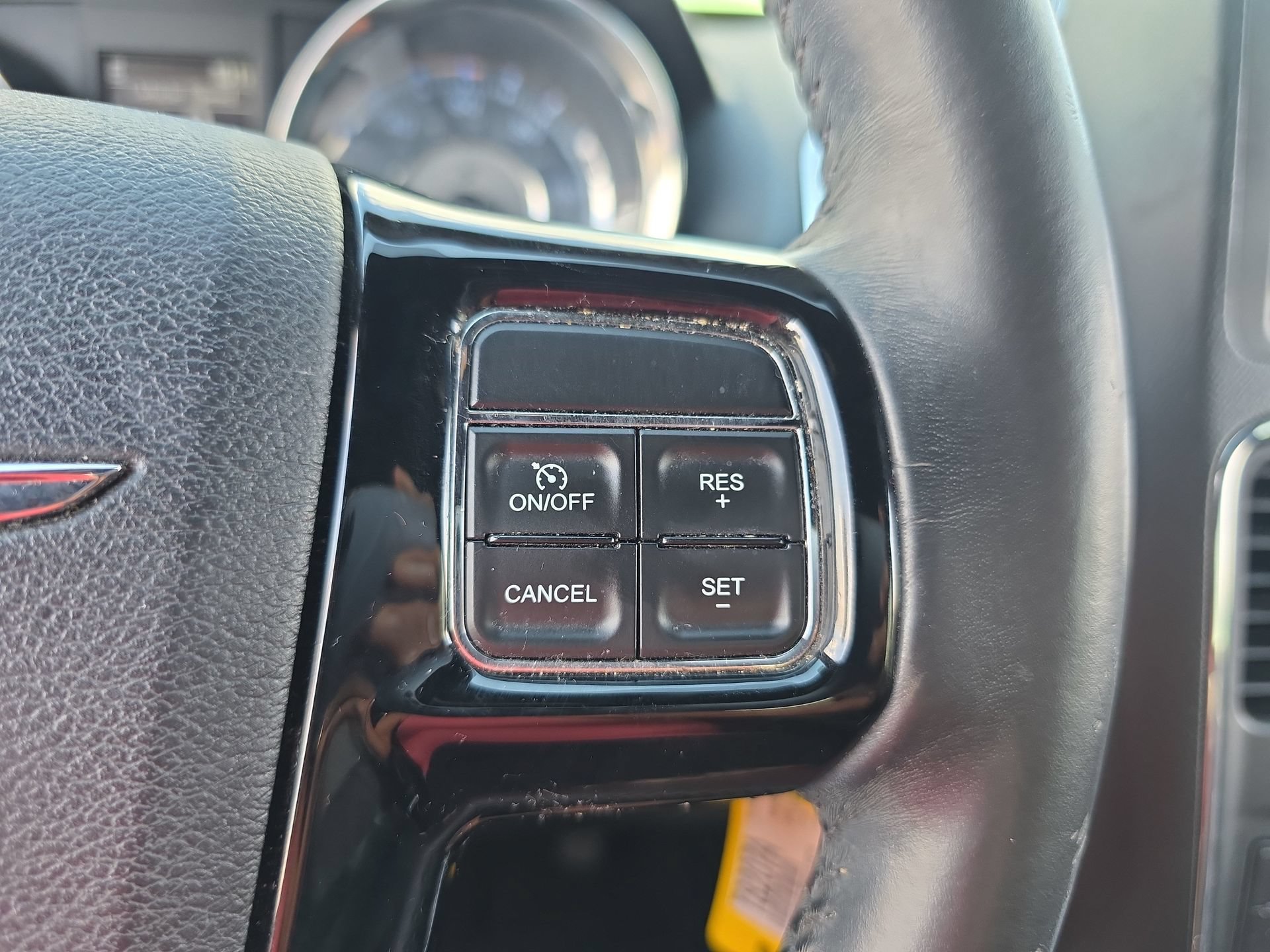 Used 2016 Chrysler Town & Country S FWD image 22