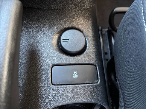 Used 2015 Chevrolet Sonic LT image 19