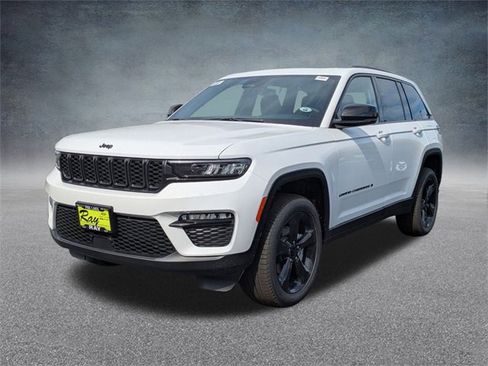 New 2025 Jeep Grand Cherokee Limited w/ Black Appearance Package image 8