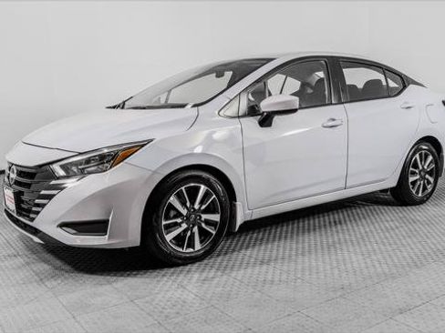 Used 2025 Nissan Versa SV w/ Trunk Package FWD image 2