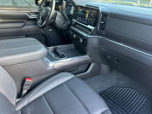 Certified 2025 Chevrolet Silverado 2500 LTZ w/ LTZ Premium Package image 16