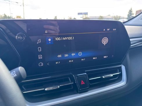 Used 2025 Chevrolet TrailBlazer LT AWD/4WD image 18