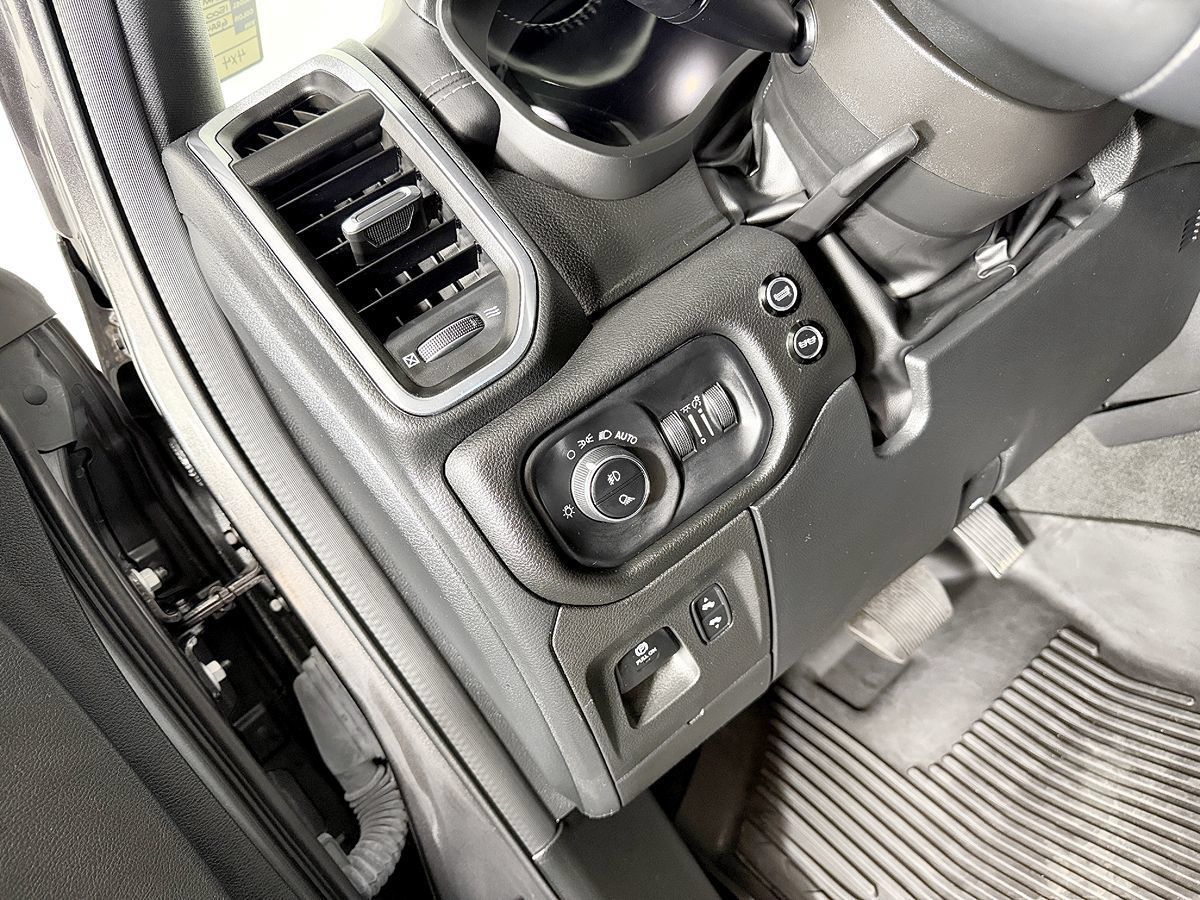 Used 2023 RAM 1500 Laramie AWD/4WD image 46