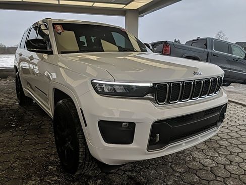 Used 2021 Jeep Grand Cherokee L Overland w/ Luxury Tech Group IV image 3