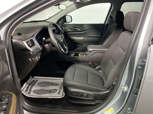 Used 2023 GMC Acadia SLE w/ Driver Convenience Package image 11