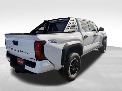 Used 2026 Toyota Tacoma TRD Off-Road AWD/4WD image 4