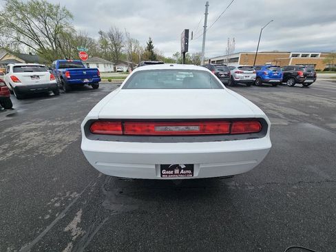 Used 2013 Dodge Challenger SXT w/ Sound Group image 9