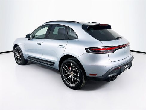 Certified 2022 Porsche Macan S image 3