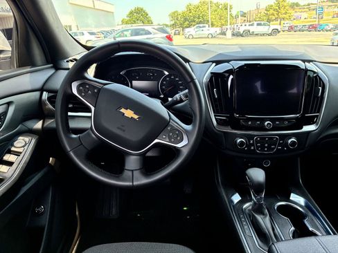 Used 2023 Chevrolet Traverse LT AWD/4WD image 14