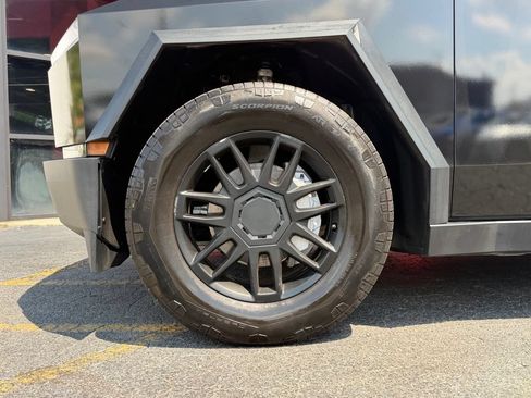 Used 2024 Tesla Cybertruck AWD Crew Cab image 6