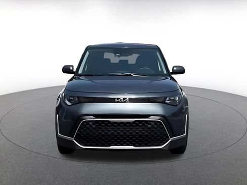 Used 2025 Kia Soul LX w/ LX Technology Package FWD image 4