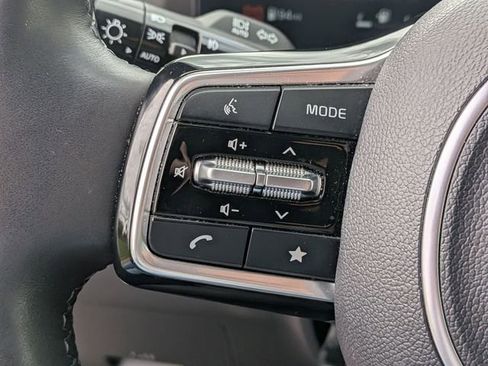 Used 2025 Kia Carnival SX Prestige FWD image 20