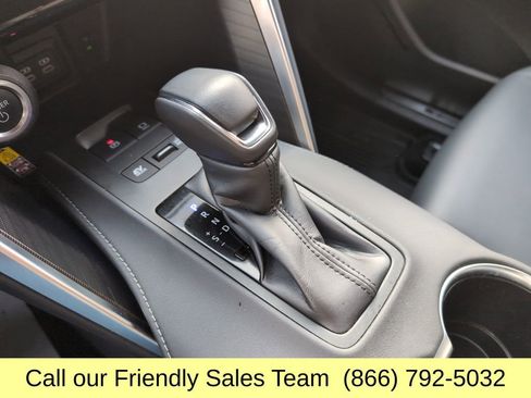 Used 2023 Toyota Venza Nightshade image 24