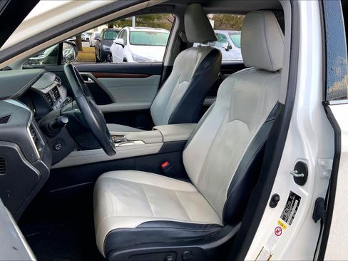 Used 2019 Lexus RX 350L w/ Premium Package image 7