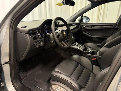 Certified 2026 Porsche Macan Turbo AWD/4WD image 4
