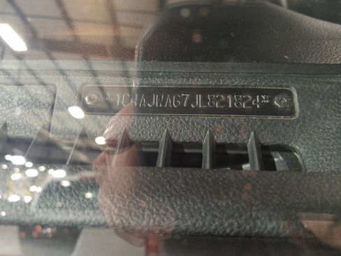 Used 2018 Jeep Wrangler Sport image 33