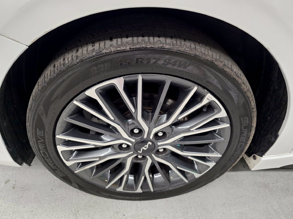 Used 2024 Kia Forte GT-Line w/ GT-Line Premium Package FWD image 9