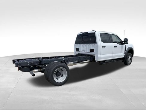 New 2026 Ford F550 4x4 Crew Cab image 3