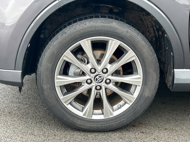 Used 2017 Toyota RAV4 Platinum w/ All Weather Liner Package AWD/4WD image 18