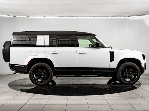 New 2026 Land Rover Defender 130 V8 image 5