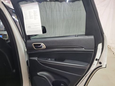 Used 2015 Jeep Grand Cherokee Limited image 59