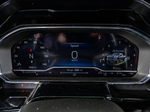 Used 2024 Chevrolet Silverado 2500 LTZ w/ LTZ Convenience Package image 19