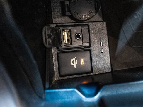 Used 2016 Toyota Camry XLE FWD image 26