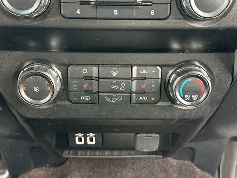 Used 2019 Ford F150 XLT w/ Equipment Group 302A Luxury AWD/4WD image 29