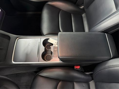 Used 2022 Tesla Model Y Performance image 38