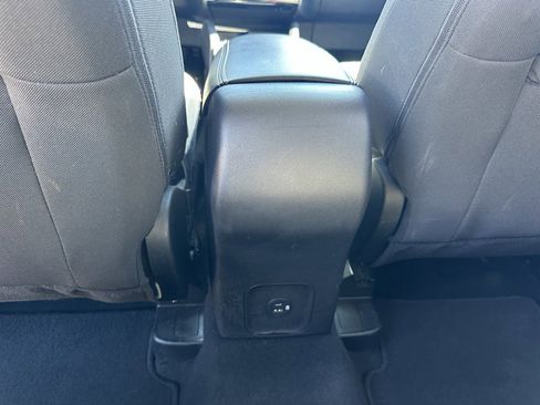 Used 2022 Ford Escape SE image 20