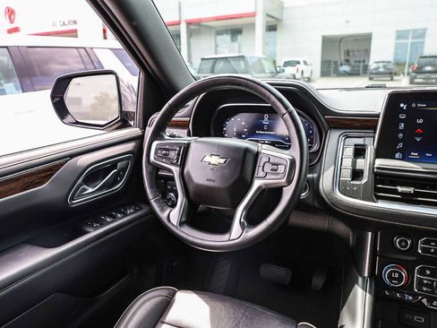 Used 2024 Chevrolet Tahoe Premier RWD image 5
