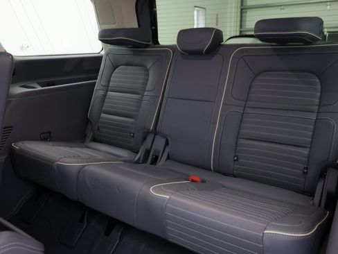Used 2021 Lincoln Navigator Black Label w/ Cargo Convenience Package AWD/4WD image 35